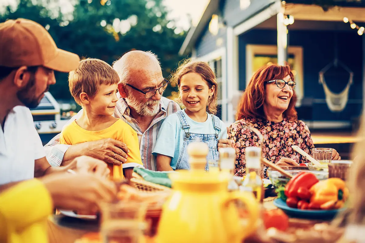 Community Integration, Social Engagement, Modern Grandparenting, Digital Family Bonds, Healthy Eating